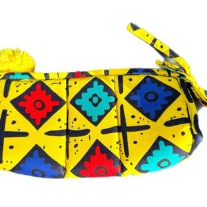 BRAND NEW ✨ ZIPPED POUCH of African fabric.